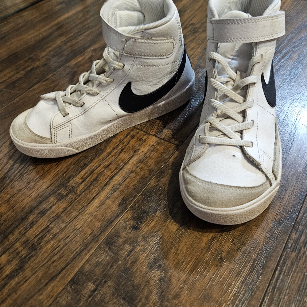 Nike Kids High-Top Sneakers - Cream and Black